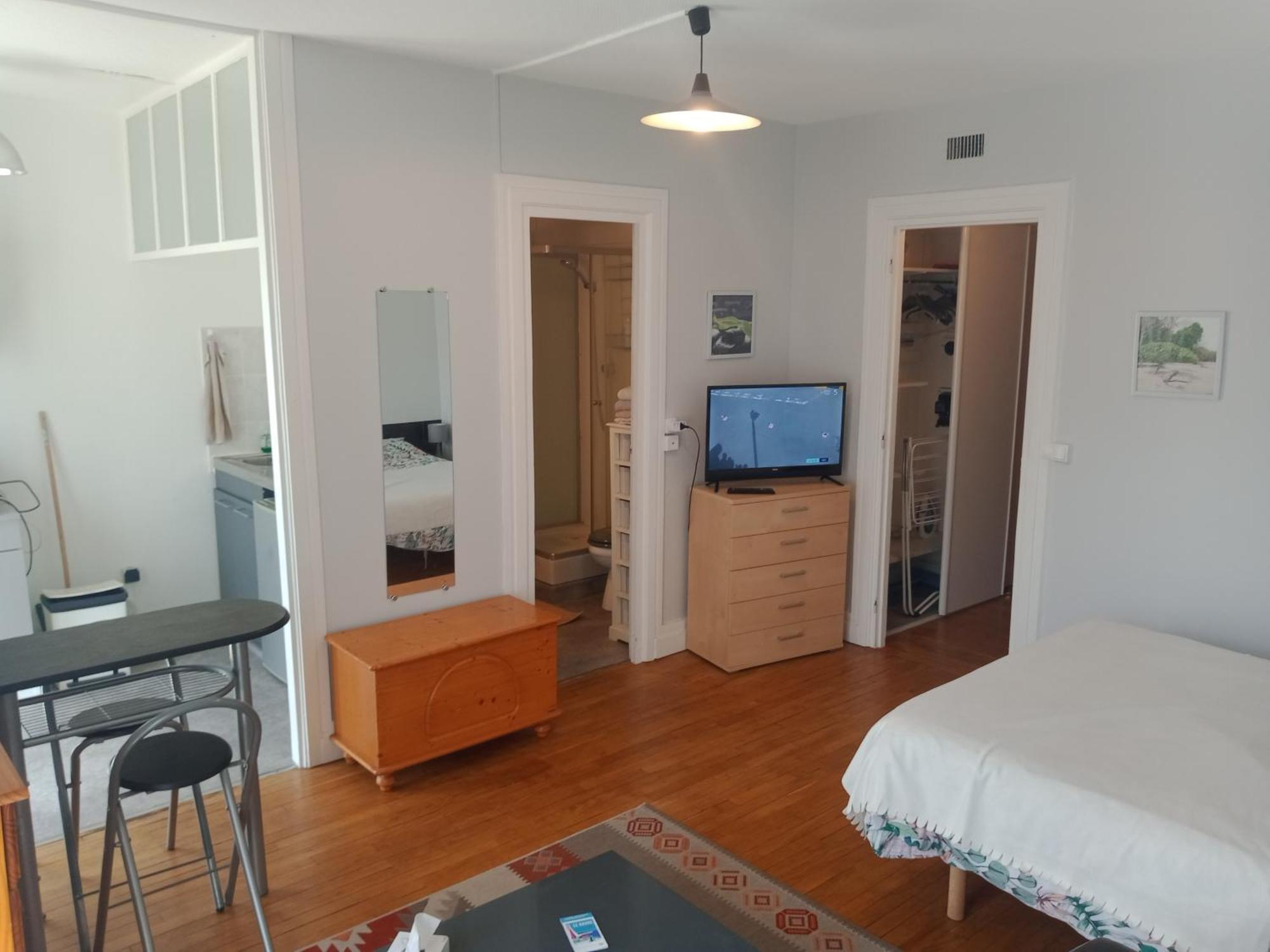 Appartement Perret 105 Rue Victor Hugo, Lumineux, Plein Centre, Parking Prive Arrivee Autonome Tout A Pied Le Havre Esterno foto