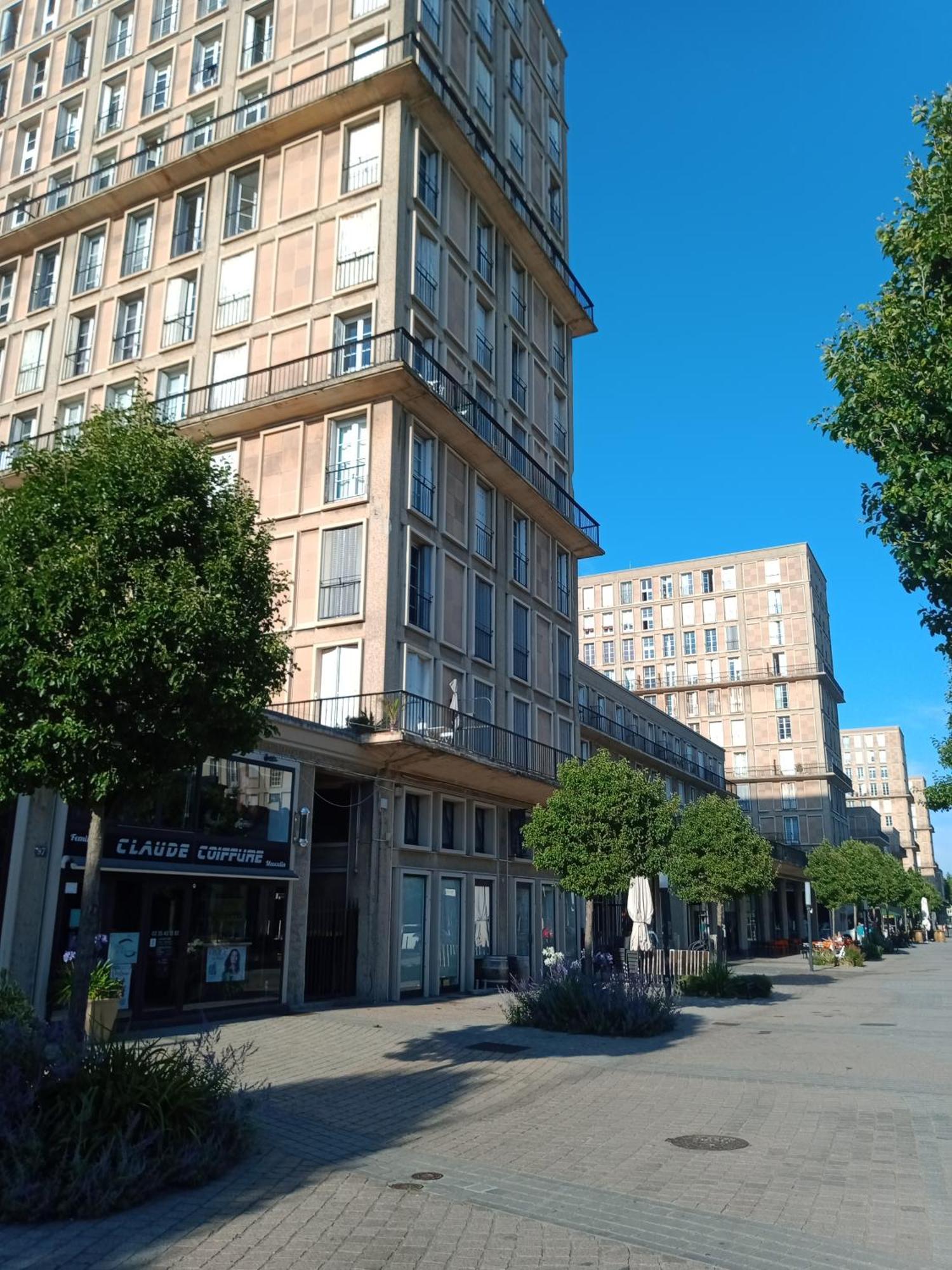 Appartement Perret 105 Rue Victor Hugo, Lumineux, Plein Centre, Parking Prive Arrivee Autonome Tout A Pied Le Havre Esterno foto